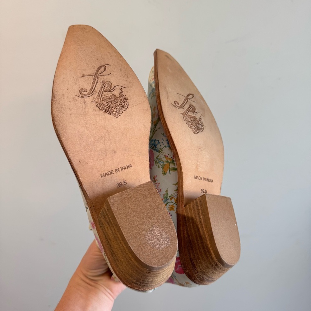 Free People Beau Western Chelsea Boot in Ivory Floral Leather Size 39.5 NWOT - Picture 6 of 10